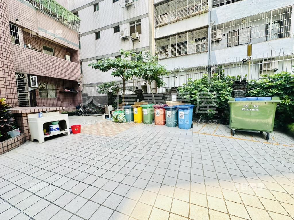 近健康公園大三房附車位房屋室內格局與周邊環境