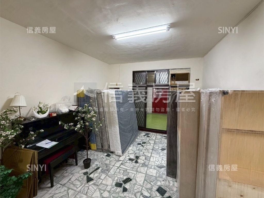 中正路１８５巷面寬一樓房屋室內格局與周邊環境