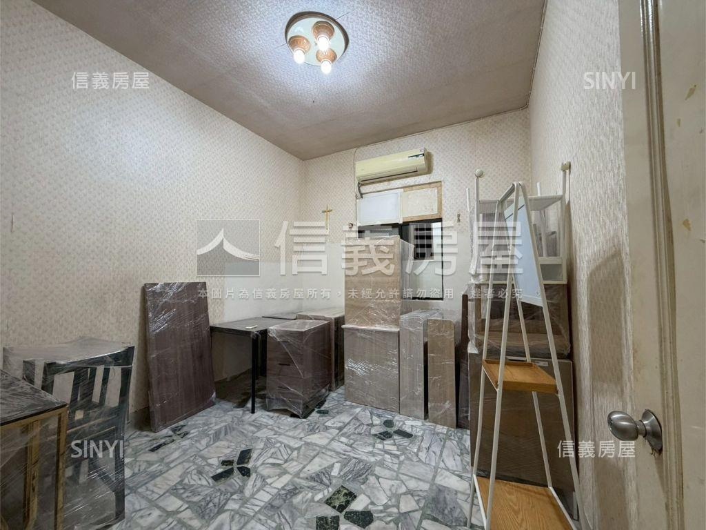 中正路１８５巷面寬一樓房屋室內格局與周邊環境