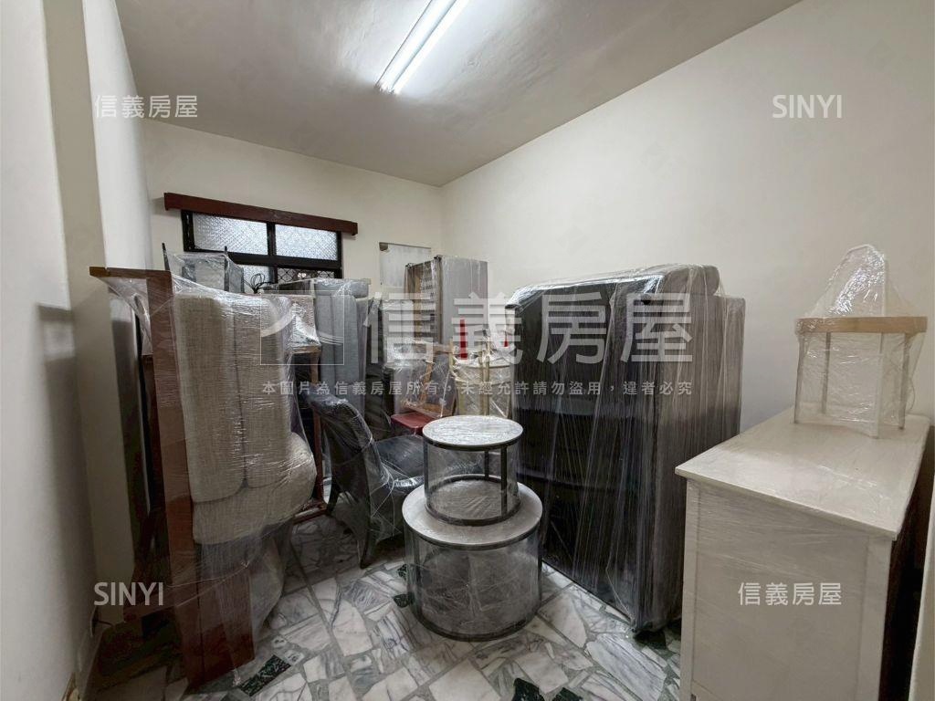 中正路１８５巷面寬一樓房屋室內格局與周邊環境