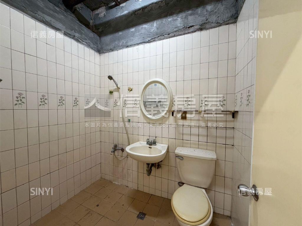 中正路１８５巷面寬一樓房屋室內格局與周邊環境