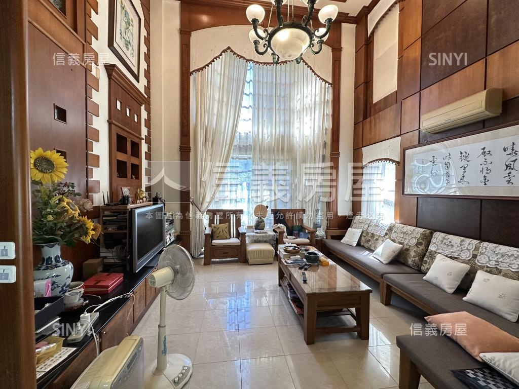 秀岡山莊美麗無雙房屋室內格局與周邊環境