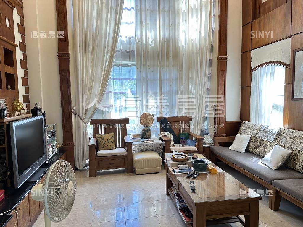 秀岡山莊美麗無雙房屋室內格局與周邊環境