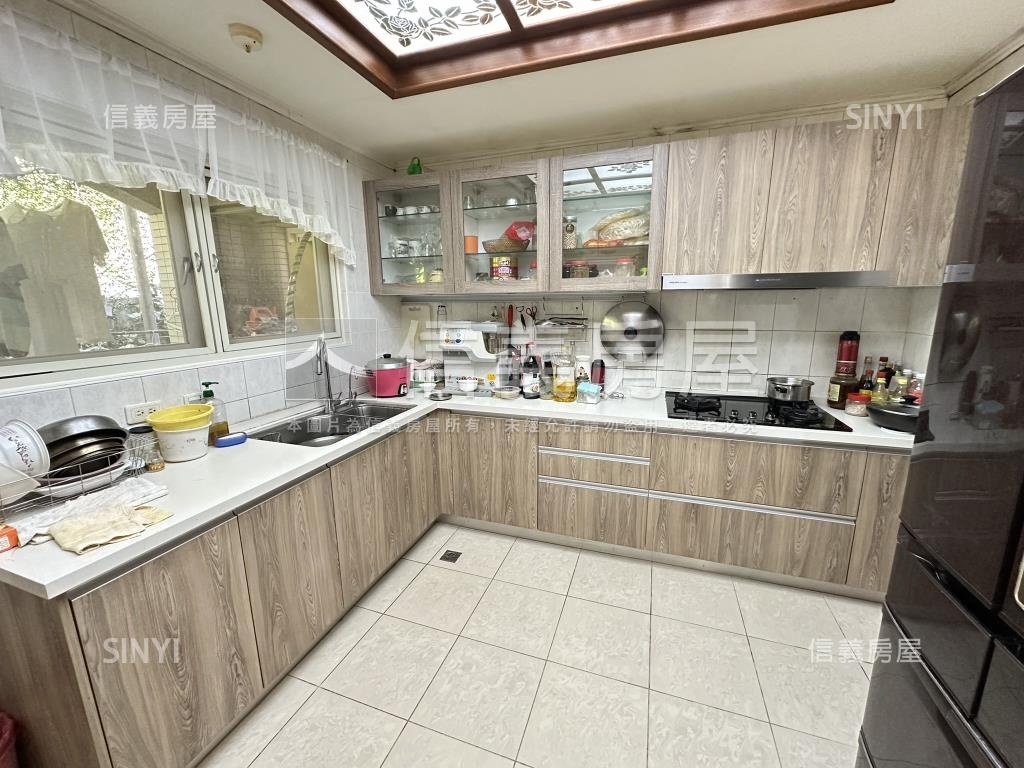 秀岡山莊美麗無雙房屋室內格局與周邊環境