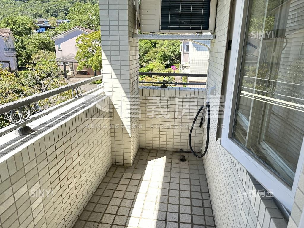 秀岡山莊美麗無雙房屋室內格局與周邊環境