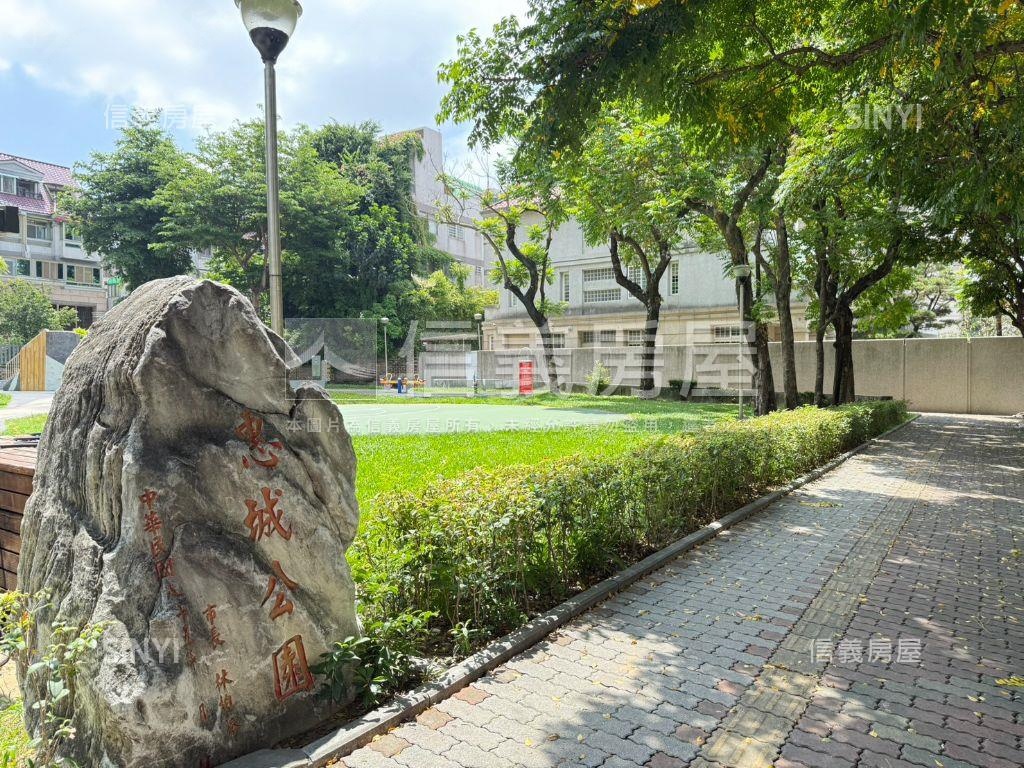 七期市政新銳Ａ１１格局房屋室內格局與周邊環境