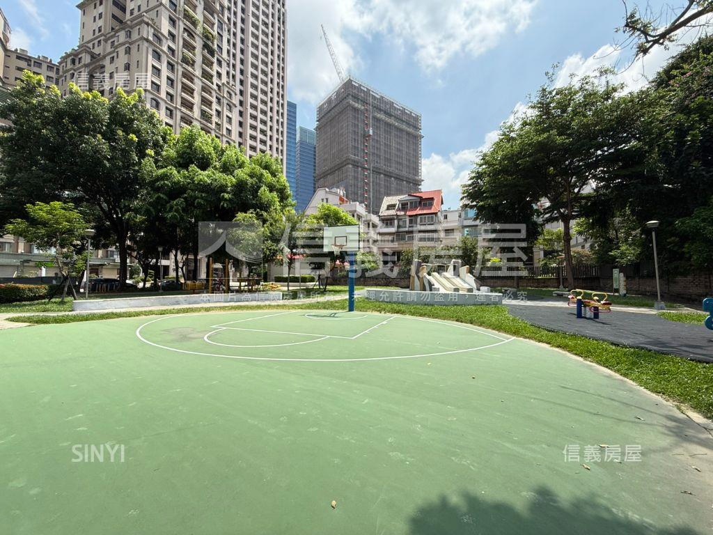 七期市政新銳Ａ１１格局房屋室內格局與周邊環境