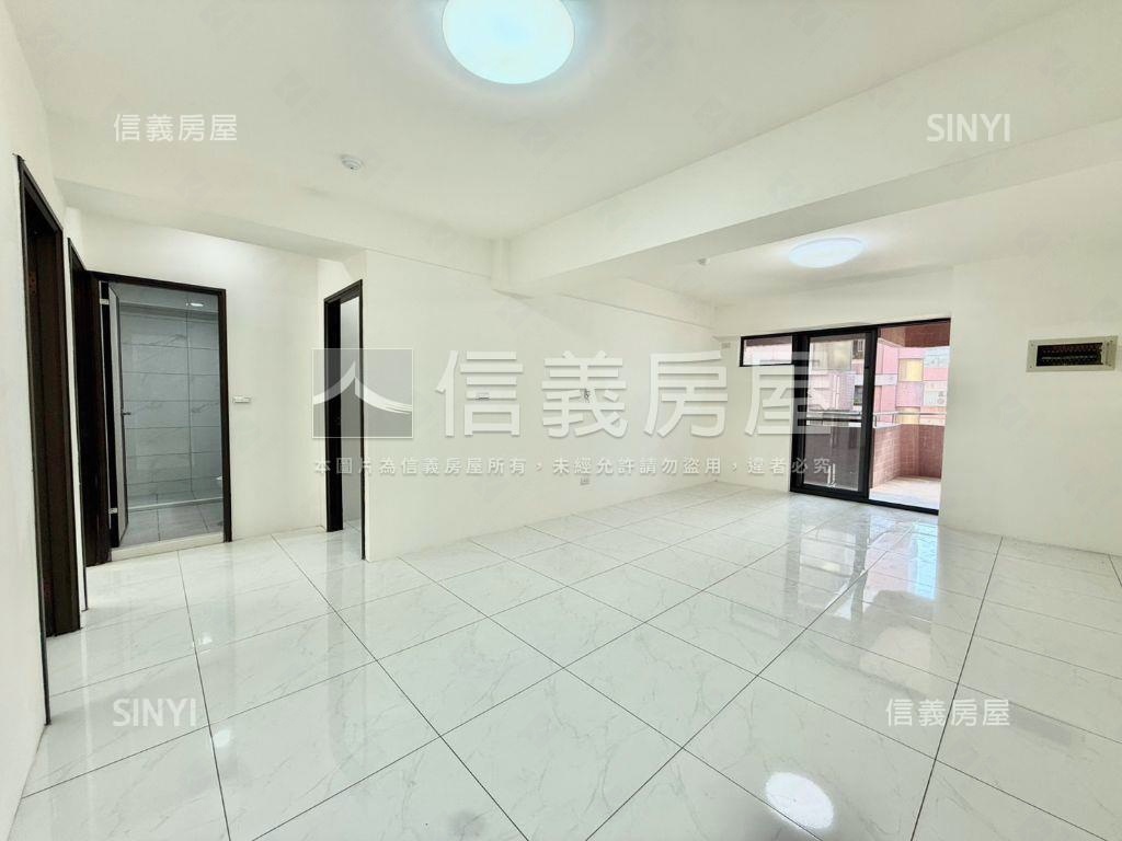 近捷運川普皇家三房車位Ｃ房屋室內格局與周邊環境