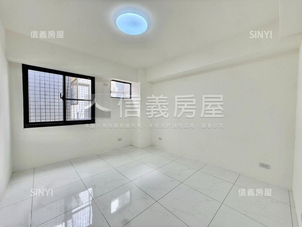 近捷運川普皇家三房車位Ｃ房屋室內格局與周邊環境