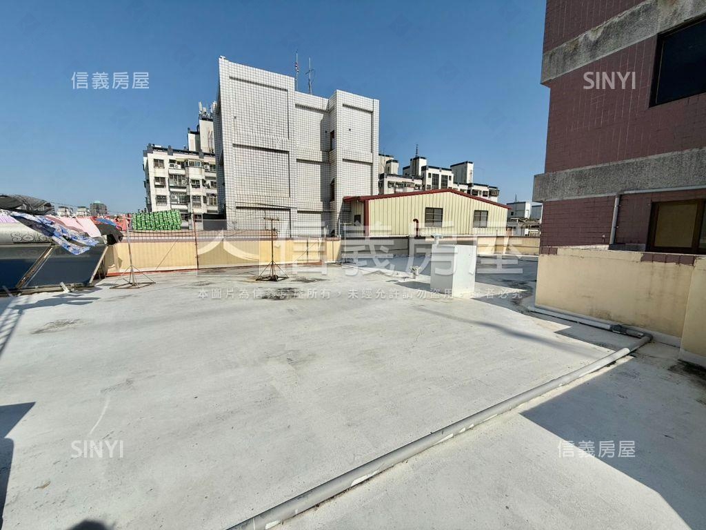 近捷運川普皇家三房車位Ｃ房屋室內格局與周邊環境