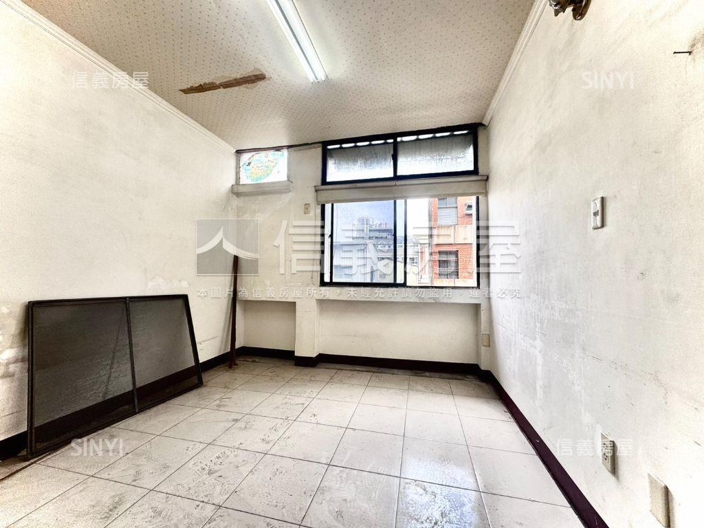 近河樂廣場超值３房三樓寓房屋室內格局與周邊環境