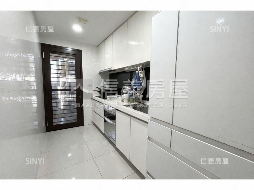 勝美大禮三房附雙車位房屋室內格局與周邊環境