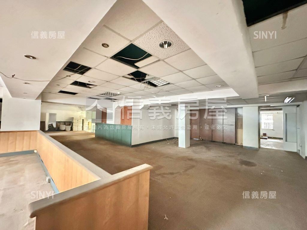 近三多遠百面寬商五店霸房屋室內格局與周邊環境