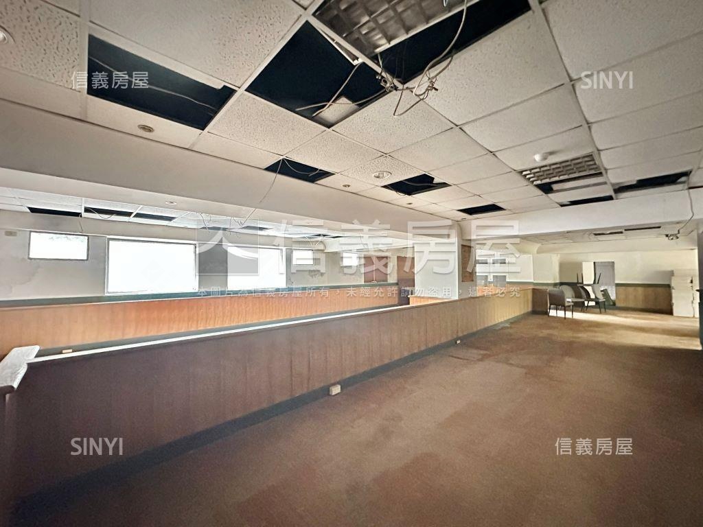 近三多遠百面寬商五店霸房屋室內格局與周邊環境