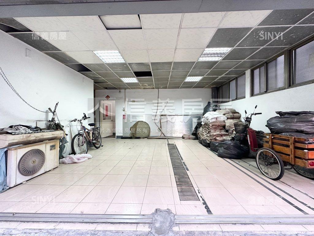 近三多遠百面寬商五店霸房屋室內格局與周邊環境