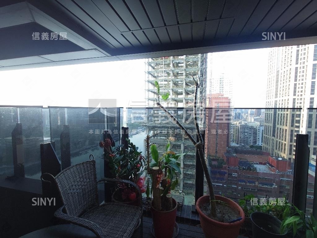 愛情河左岸Ａ８兩房平車房屋室內格局與周邊環境