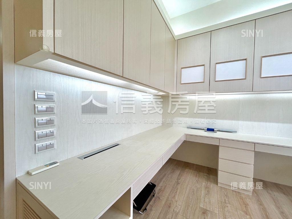 河岸高樓豪邸附三平車房屋室內格局與周邊環境