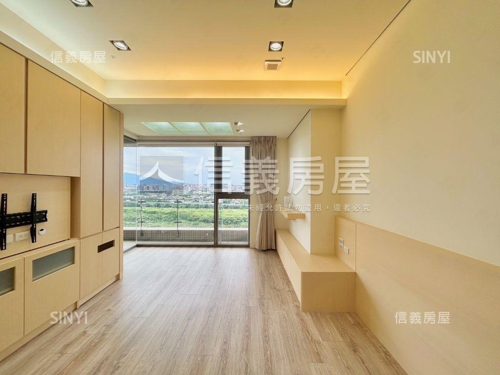 河岸高樓豪邸附三平車房屋室內格局與周邊環境