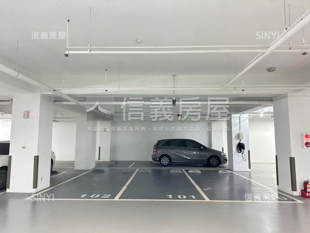河岸高樓豪邸附三平車房屋室內格局與周邊環境