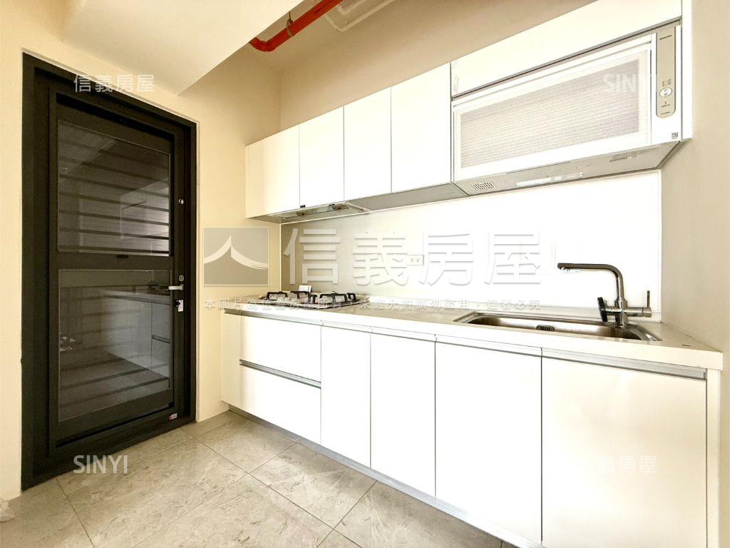 近崇德路全新朝南三房平車房屋室內格局與周邊環境