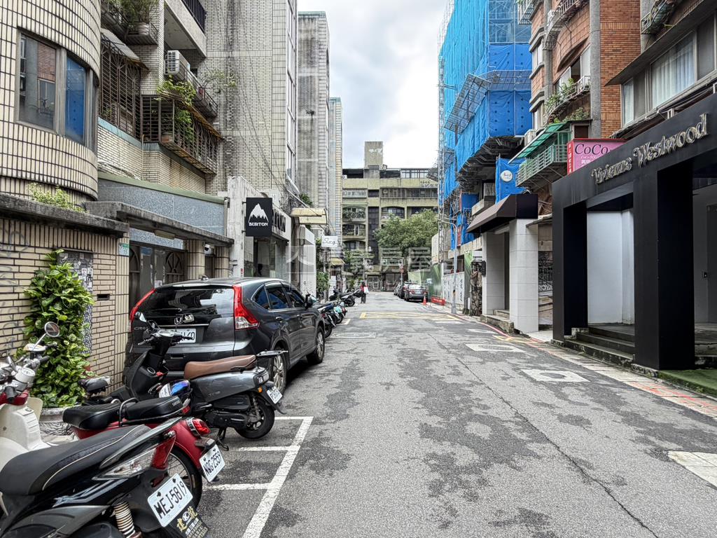 統領商圈誠意出售金店面房屋室內格局與周邊環境