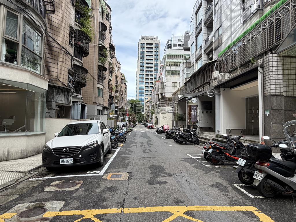 統領商圈誠意出售金店面房屋室內格局與周邊環境