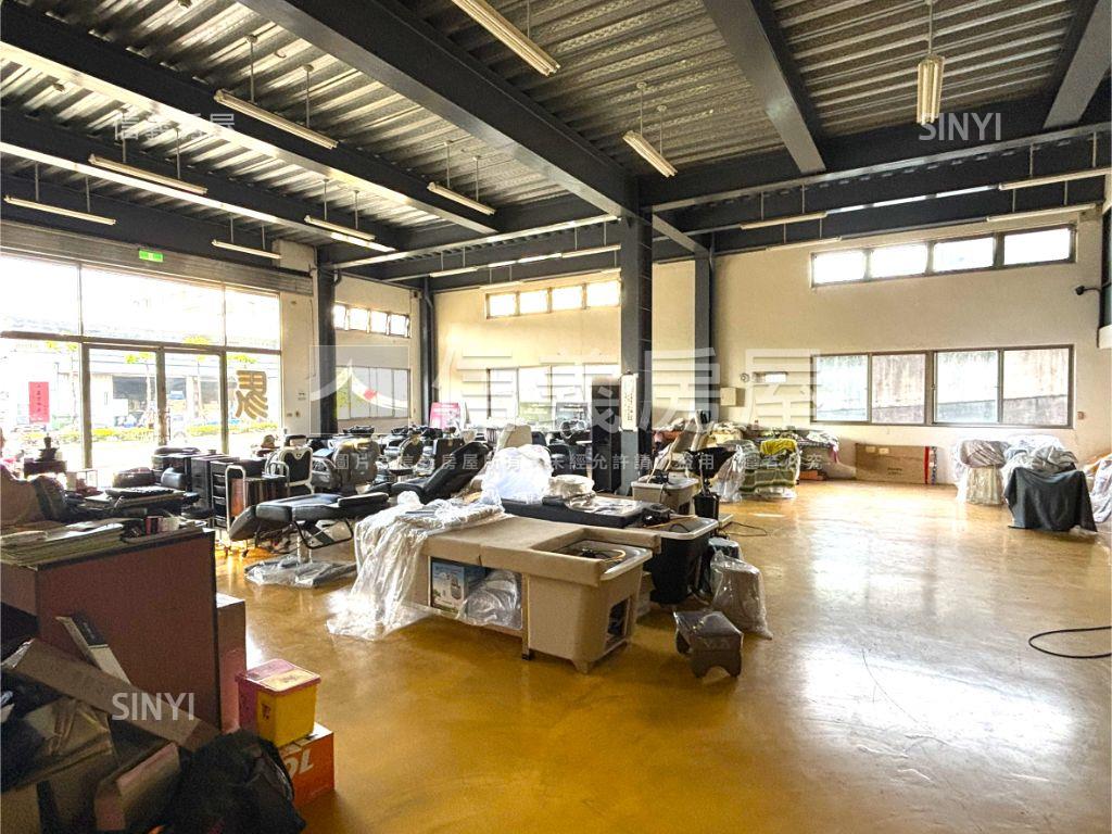 八里新穎挑高ＳＲＣ廠房房屋室內格局與周邊環境