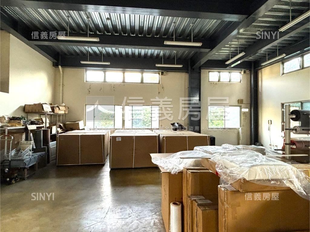 八里新穎挑高ＳＲＣ廠房房屋室內格局與周邊環境