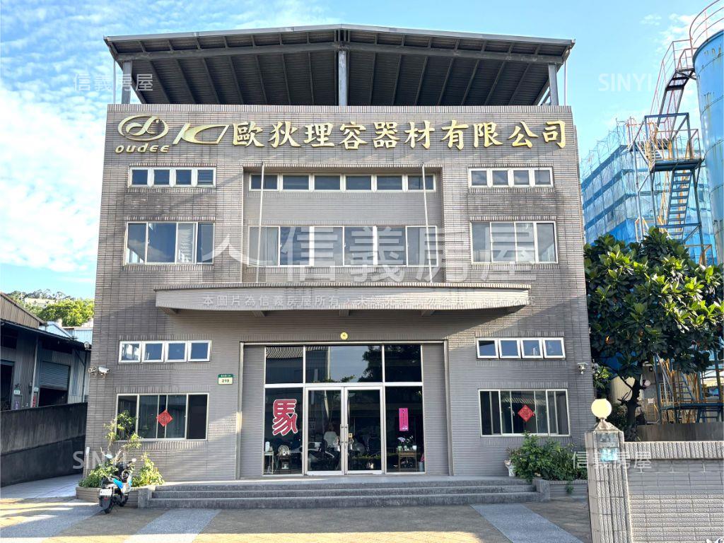 八里新穎挑高ＳＲＣ廠房房屋室內格局與周邊環境