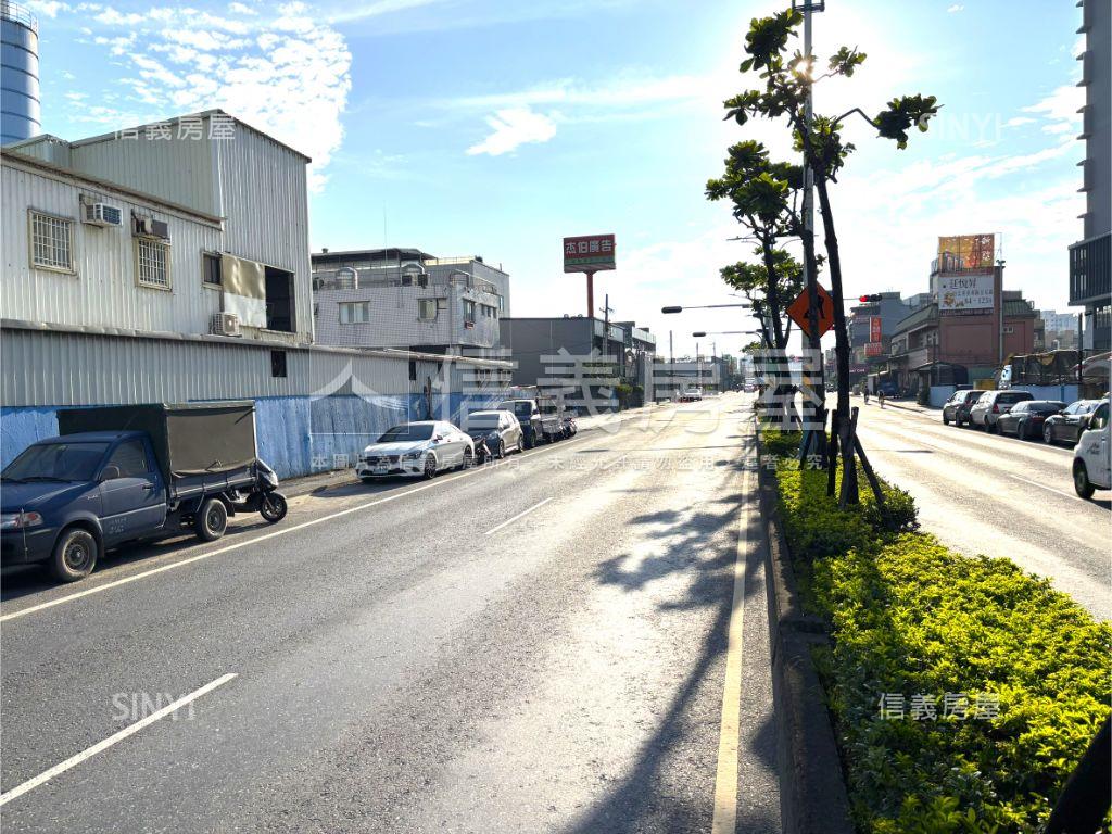 八里新穎挑高ＳＲＣ廠房房屋室內格局與周邊環境