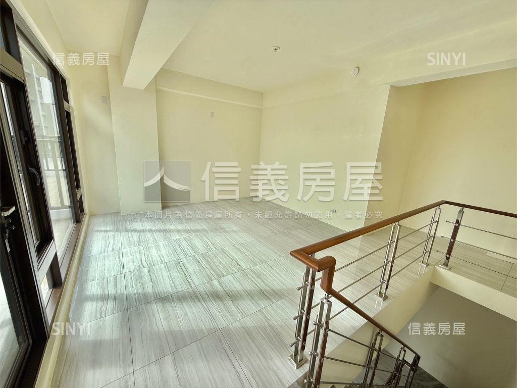 公園旁屋齡新美透天＃１房屋室內格局與周邊環境