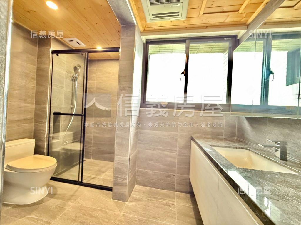 公園旁屋齡新美透天＃１房屋室內格局與周邊環境