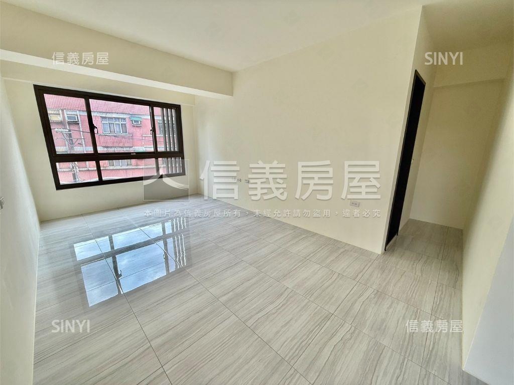 公園旁屋齡新美透天＃１房屋室內格局與周邊環境