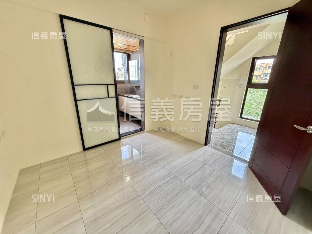 公園旁屋齡新美透天＃１房屋室內格局與周邊環境