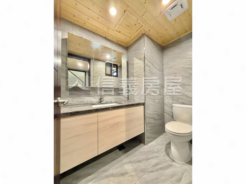 公園旁屋齡新美透天＃１房屋室內格局與周邊環境