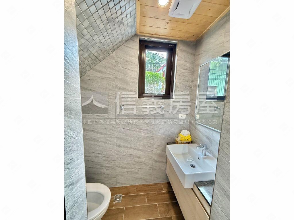 公園旁屋齡新美透天＃１房屋室內格局與周邊環境