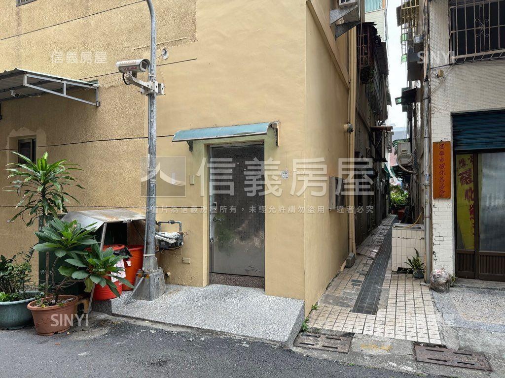 邊間透天近輕軌捷運收租房房屋室內格局與周邊環境