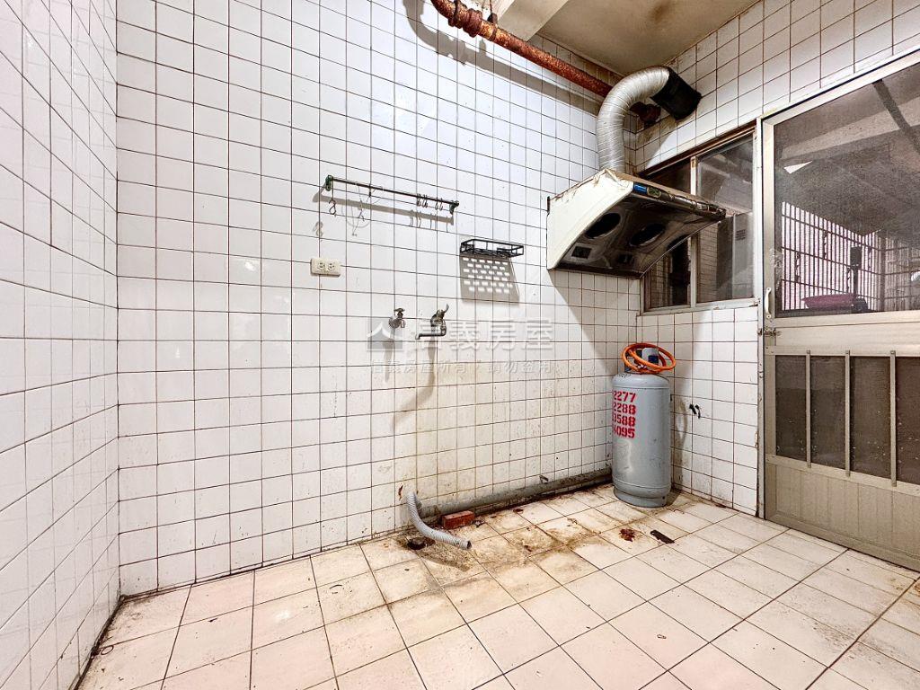 近美術館前鋒兩房房屋室內格局與周邊環境