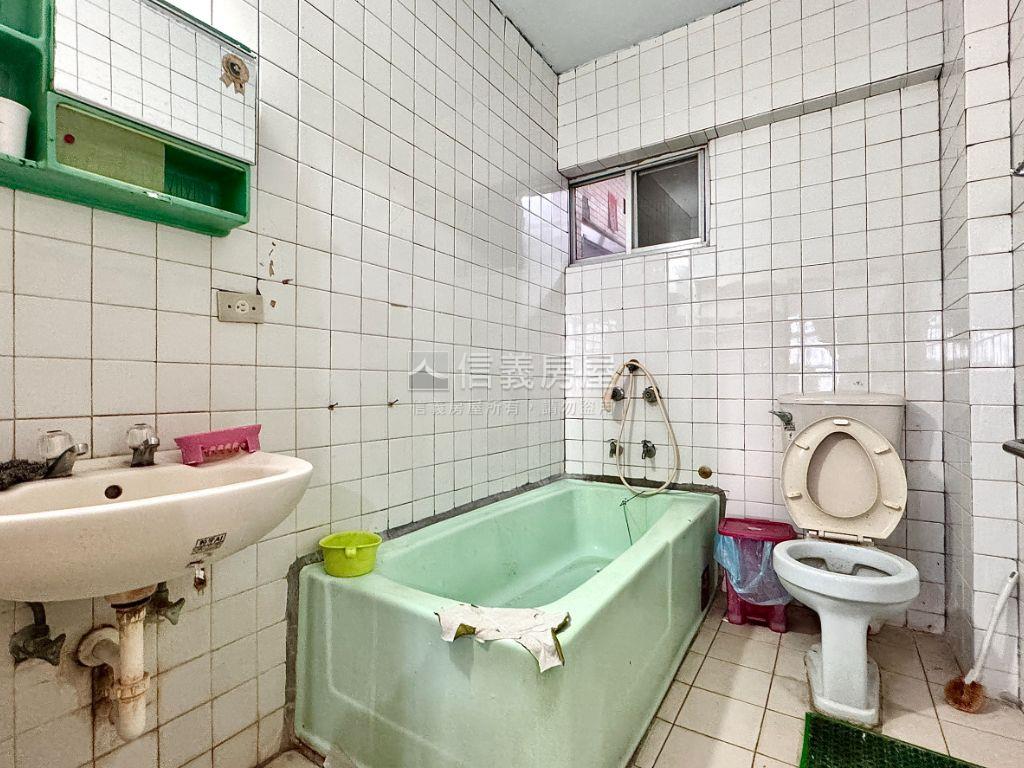 近美術館前鋒兩房房屋室內格局與周邊環境