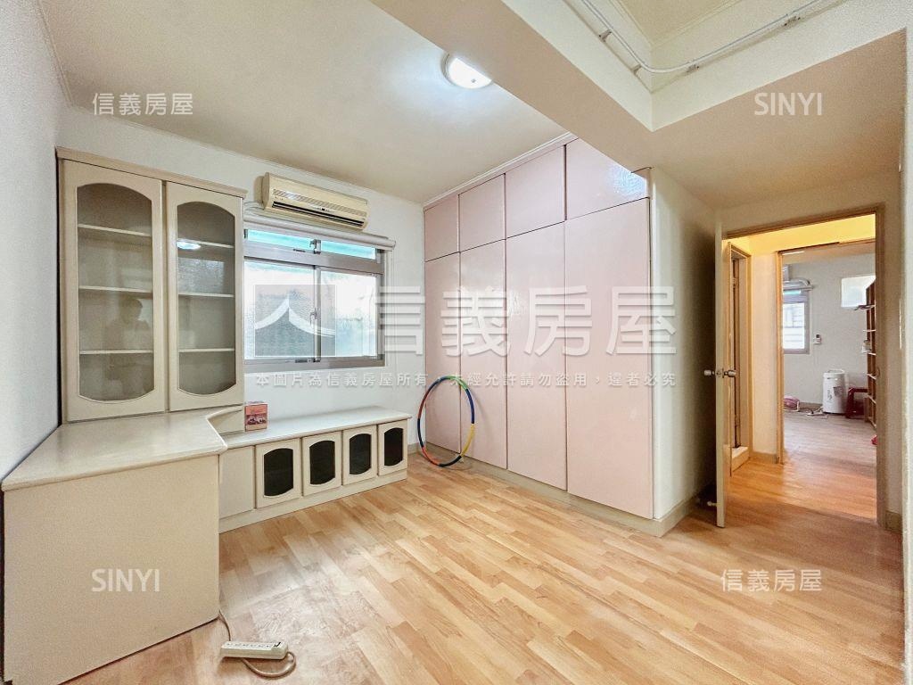 新泰邊間裝潢美寓房屋室內格局與周邊環境