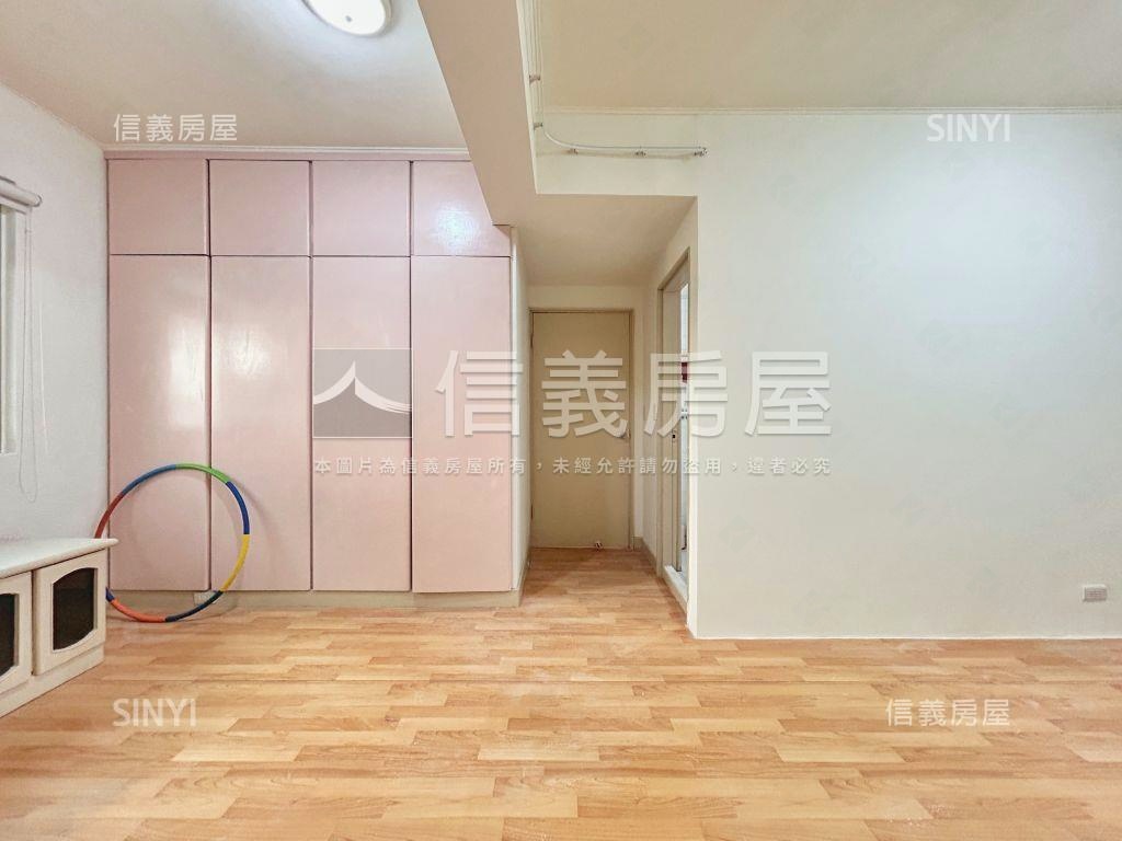 新泰邊間裝潢美寓房屋室內格局與周邊環境