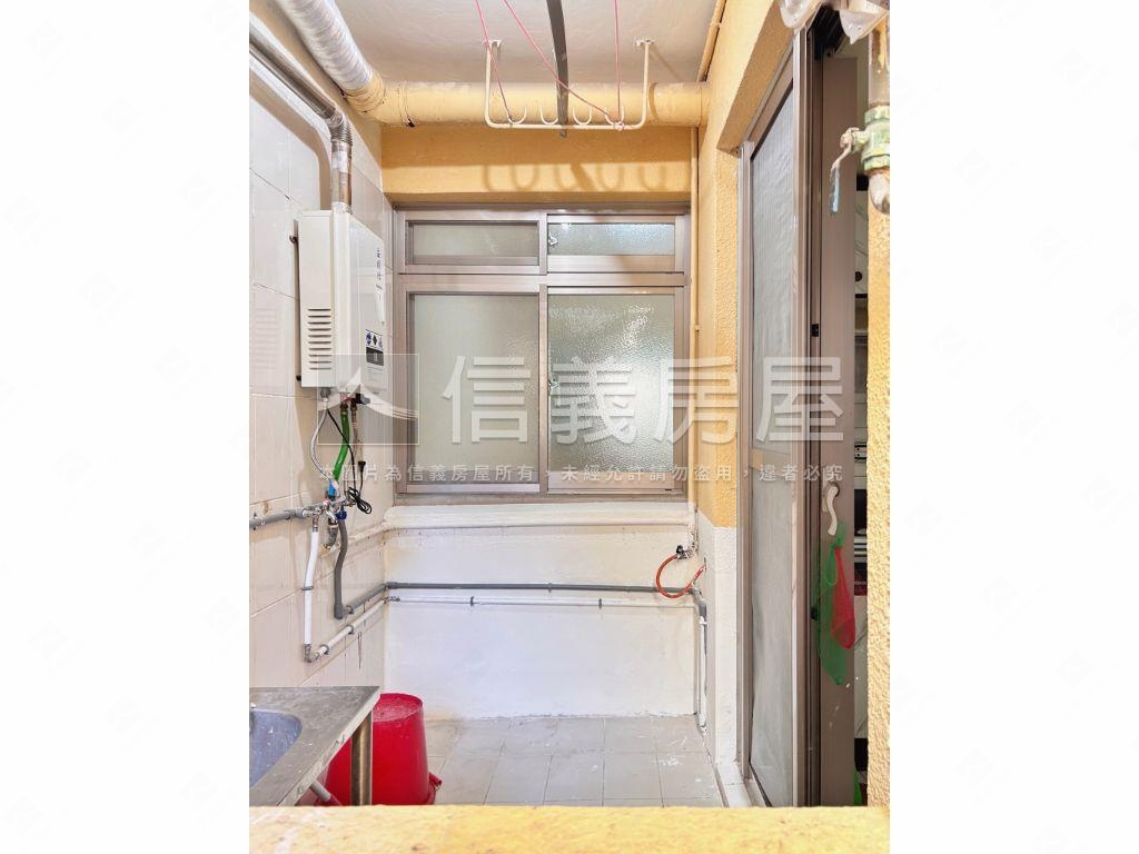 新泰邊間裝潢美寓房屋室內格局與周邊環境