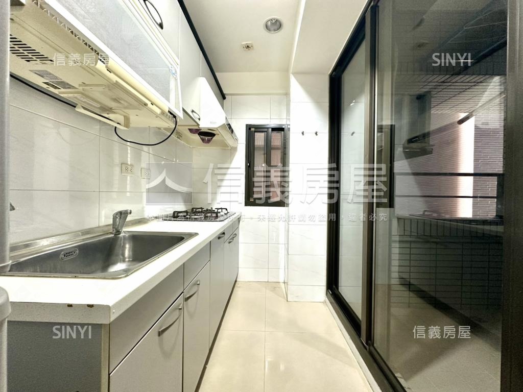 農十六飛揚三房房屋室內格局與周邊環境