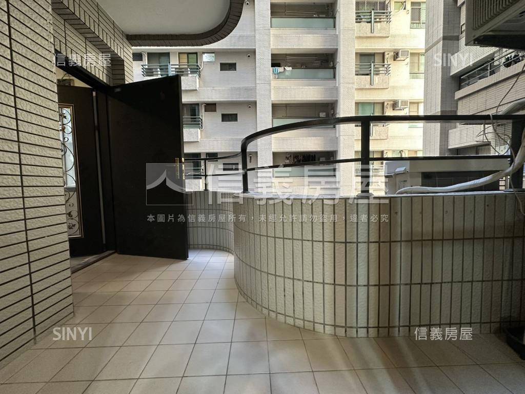 農十六飛揚三房房屋室內格局與周邊環境