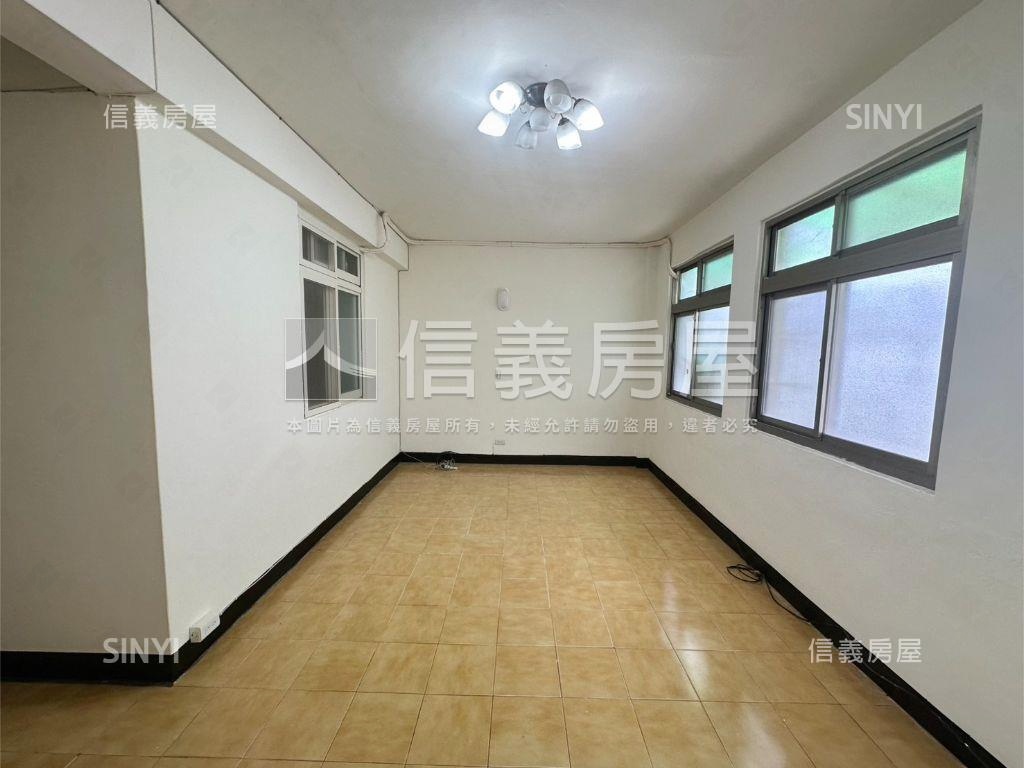 裕隆城美妝戶房屋室內格局與周邊環境