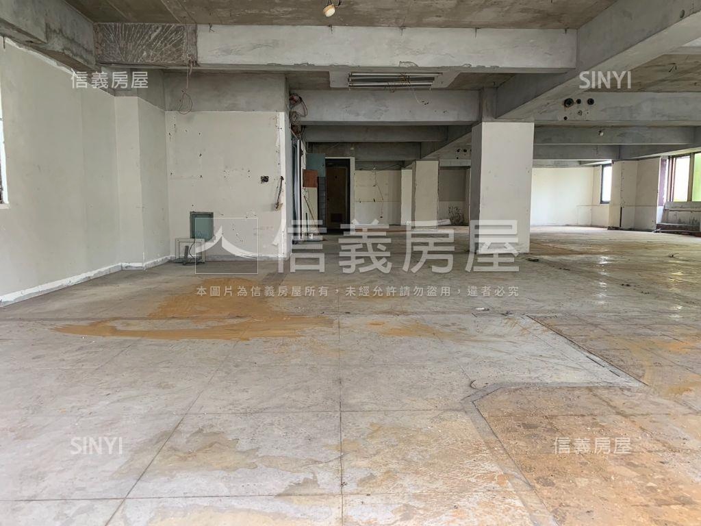 近展覽館三面採光百坪商辦房屋室內格局與周邊環境