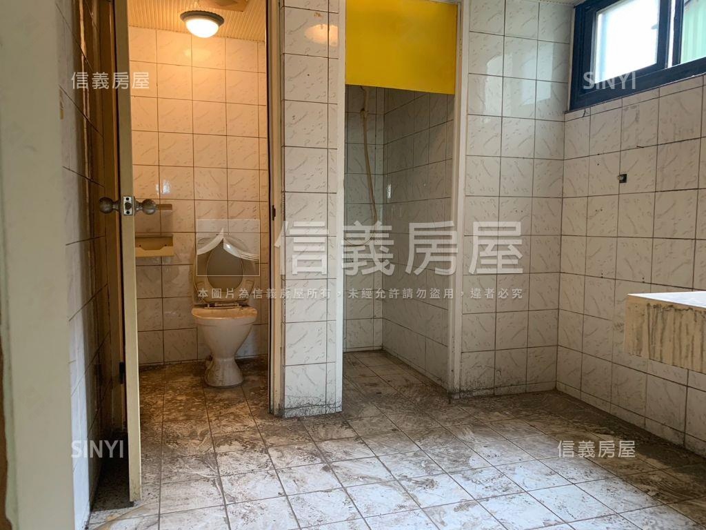 近展覽館三面採光百坪商辦房屋室內格局與周邊環境