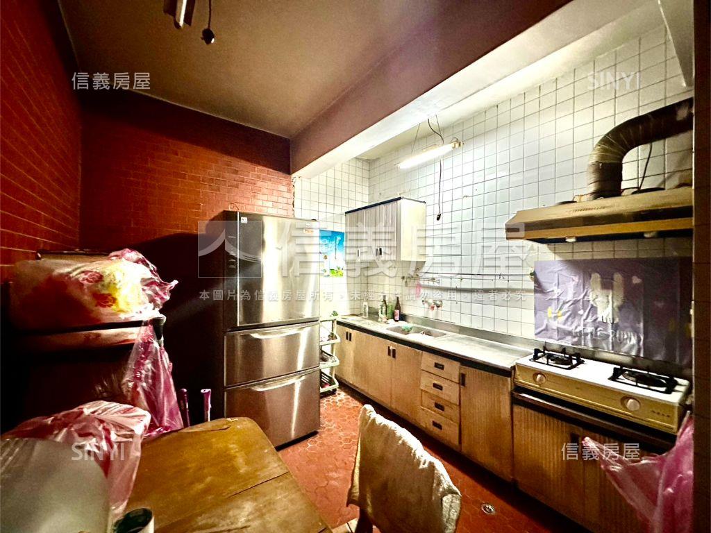 德昌街優質４樓＋頂加房屋室內格局與周邊環境