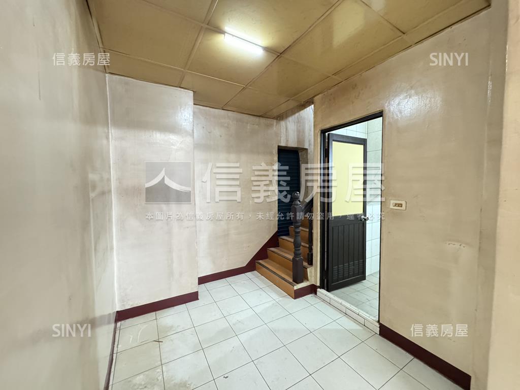 瑞隆８米正樓ＲＣ騎樓透天房屋室內格局與周邊環境
