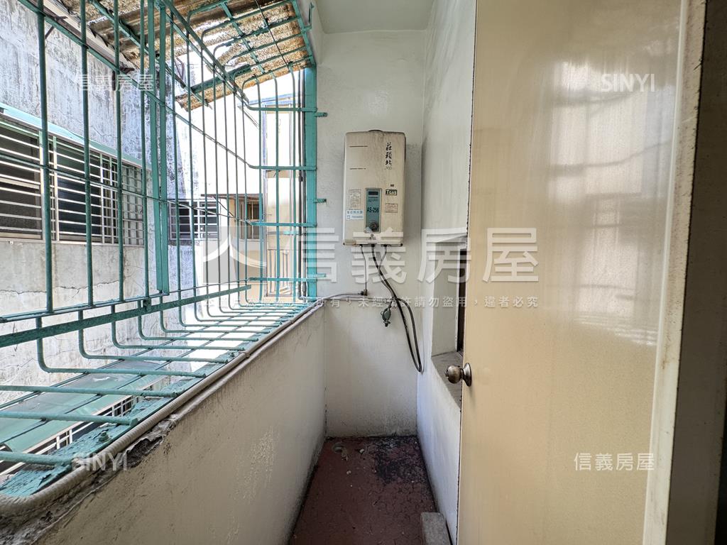 瑞隆８米正樓ＲＣ騎樓透天房屋室內格局與周邊環境